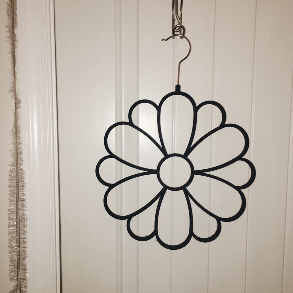 scarf hanger